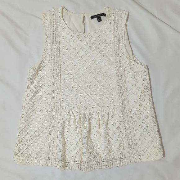 Banana Republic Lace Overlay Crochet Sleeveless  Blouse, Color Cream Size XS - Picture 1 of 13